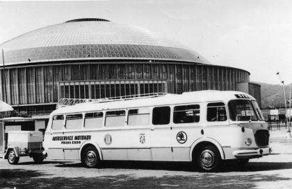 Fotografie z archivu zaměstnanců   Karosy I. Variace na téma RTO