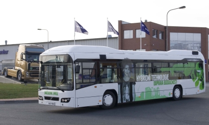 Novinka na českém trhu: Nízkopodlažní hybridní autobus Volvo 7700LH