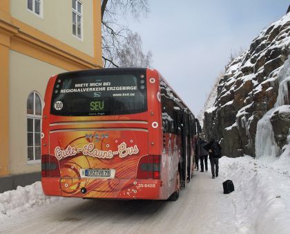 Autobus s 'dobrou náladou' u RVE Erzgebirge v   zimním provozu