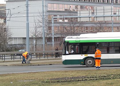 Práce na propojení trolejbusových tratí v Plzni novou částí pokračují