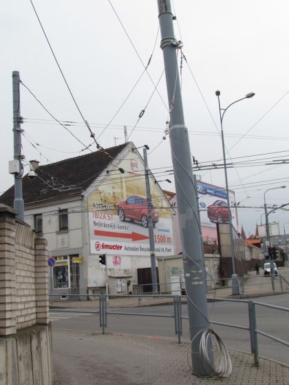 Práce na propojení trolejbusových tratí v Plzni novou částí pokračují