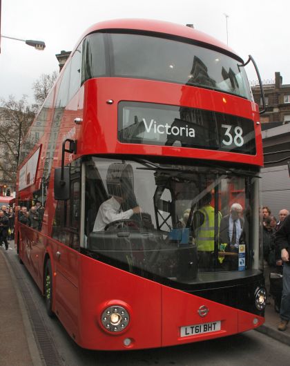 Nový doubledecker pro Londýn konečně v provozu