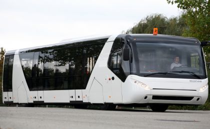 Dodávka 17 letištních speciálů Neoplan od Viseonu pro Moskvu