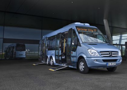 Představujeme minibusy Mercedes-Benz III.  Tříosý Sprinter City 77