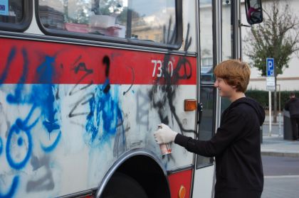 DPMB rozjíždí novou kampaň proti vandalismu