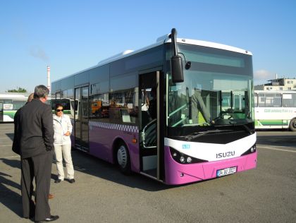 Záběry malokapacitního autobusu  ISUZU CITIBUS z testovacího turné