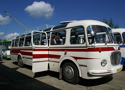 Aktuality veletrhu CZECHBUS: Generálním partnerem PMDP.  Historické vozy 