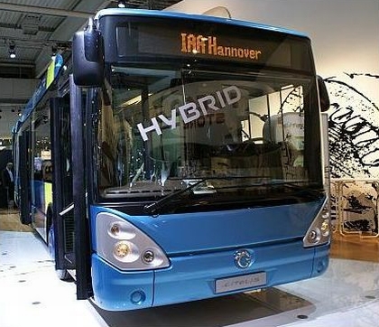 Dva městské autobusy Citelis přátelské k životnímu prostředí - hybridní a na CNG