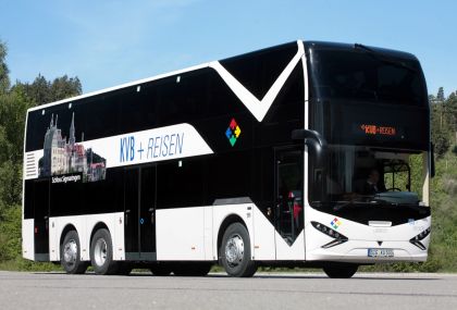 Nový VISEON LDD13: Nízkopodlažní třínápravový zájezdový doubledecker 12.6 m 