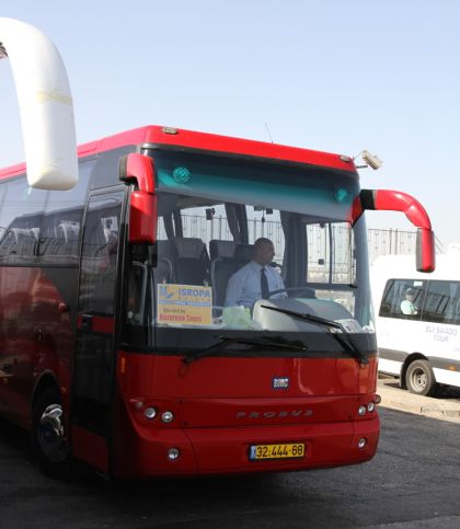 Autobusová pohlednice z Jeruzaléma - tentokrát bez Irizarů