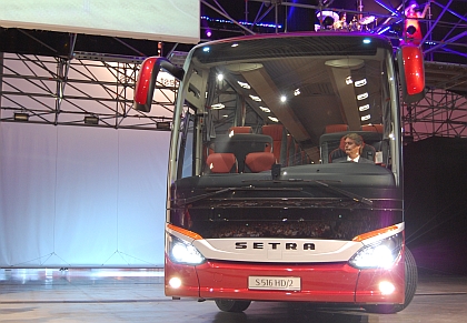 Setra slavnostně odhalila ve Stuttgartu novou řadu Setra ComfortClass 500