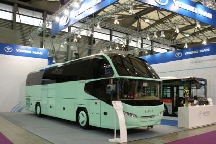 Autobusy Youngman objektivem BUSportálu: Od UITP 2009 Vídeň přes Busworld Asia 