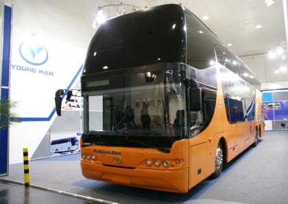 Autobusy Youngman objektivem BUSportálu: Od UITP 2009 Vídeň přes Busworld Asia 