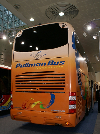 Autobusy Youngman objektivem BUSportálu: Od UITP 2009 Vídeň přes Busworld Asia 