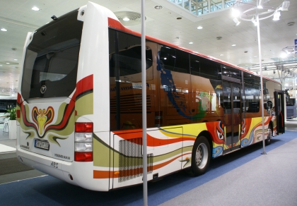 Autobusy Youngman objektivem BUSportálu: Od UITP 2009 Vídeň přes Busworld Asia 