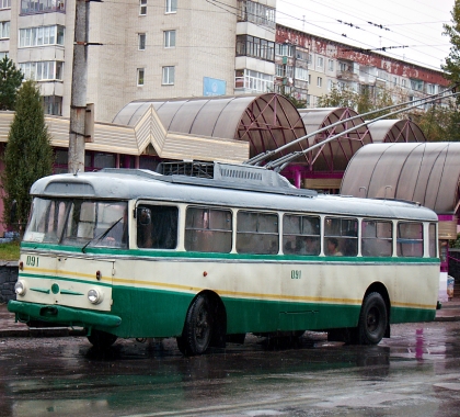 Autobusové a trolejbusové putování po Ukrajině III. Rivne a Škoda 9 Tr