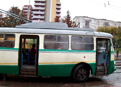 Autobusové a trolejbusové putování po Ukrajině III. Rivne a Škoda 9 Tr