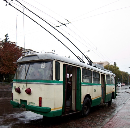 Autobusové a trolejbusové putování po Ukrajině III. Rivne a Škoda 9 Tr