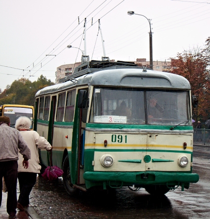 Autobusové a trolejbusové putování po Ukrajině III. Rivne a Škoda 9 Tr