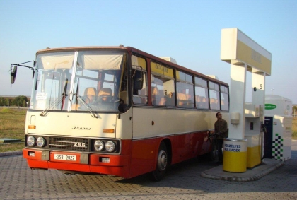 Autokarem Ikarus 256 do Maďarska