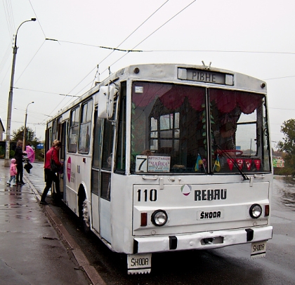 Autobusové a trolejbusové putování po Ukrajině IV. Rivne a Škoda 14 Tr