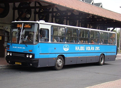 Z autobusového nádraží ve městě Tiszaújváros v Maďarsku