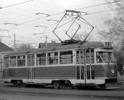 Před 30 lety dojezdily v Praze  tramvaje T1 