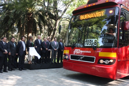 Dalších 14 tříčlánkových 25 m dlouhých autobusů Volvo 7300 do Mexico City