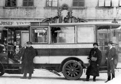 105. výročí první pravidelné autobusové linky v Praze