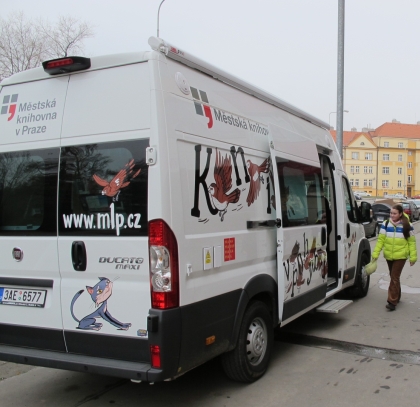 Pražské bibliobusy doplnil malokapacitní Oskar