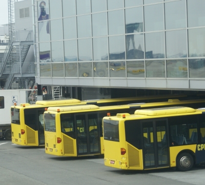 Letištní autobusy v Düsseldorfu, Kodani a Göteborgu naživo