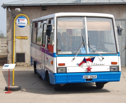 V depozitáři nekolejových vozidel hromadné dopravy Technického muzea v Brně 