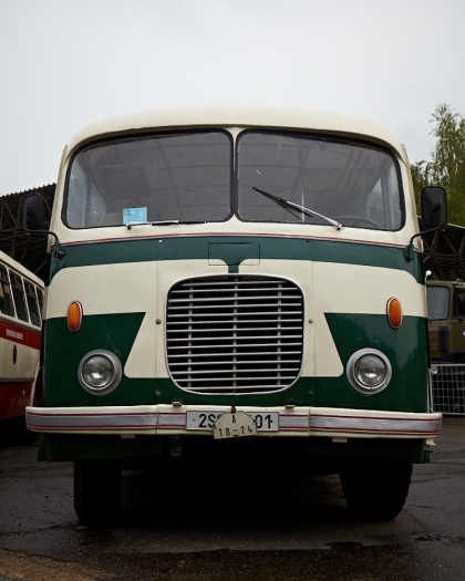 Lešany 2013: Tablo busových  účastníků 14. srazu českých historických autobusů