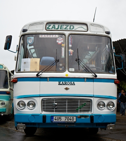 Lešany 2013: Tablo busových  účastníků 14. srazu českých historických autobusů