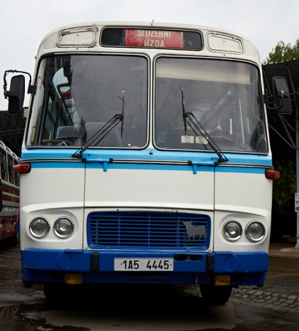 Lešany 2013: Tablo busových  účastníků 14. srazu českých historických autobusů