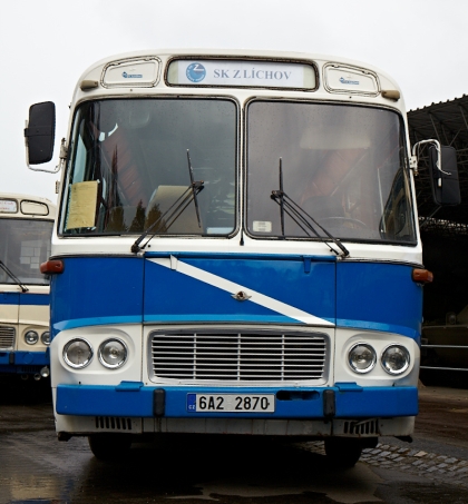 Lešany 2013: Tablo busových  účastníků 14. srazu českých historických autobusů