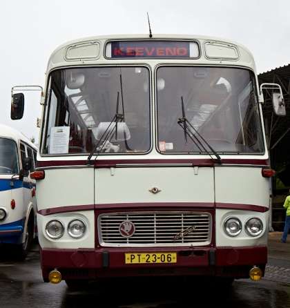 Lešany 2013: Tablo busových  účastníků 14. srazu českých historických autobusů