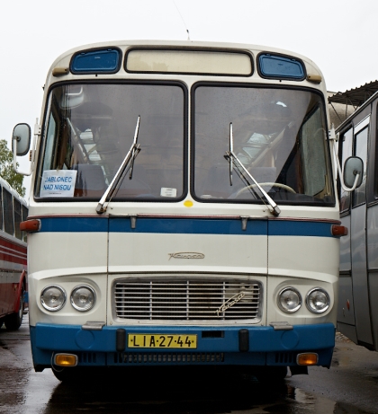 Lešany 2013: Tablo busových  účastníků 14. srazu českých historických autobusů