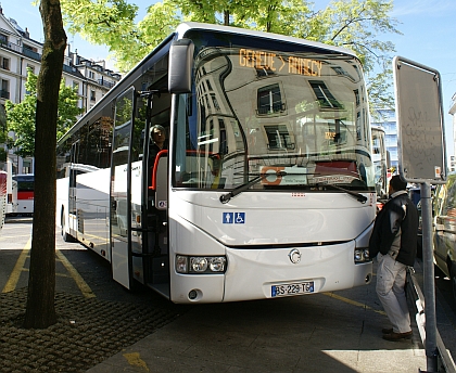 Ženeva: Na autobusovém nádraží Gare Routiere na Place Dorciere 