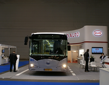 Elektrobus BYD začíná testovací provoz  na hlavní lince ve Varšavě