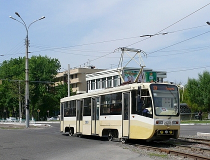 Pohlednice z Uzbekistánu: Záběry kolejové dopravy 