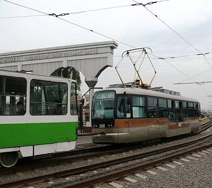 Pohlednice z Uzbekistánu: Záběry kolejové dopravy 