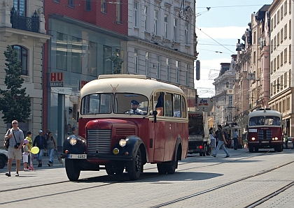 Dopravní nostalgie v Brně: Festival BMUE vyvrcholil jízdami historických vozidel