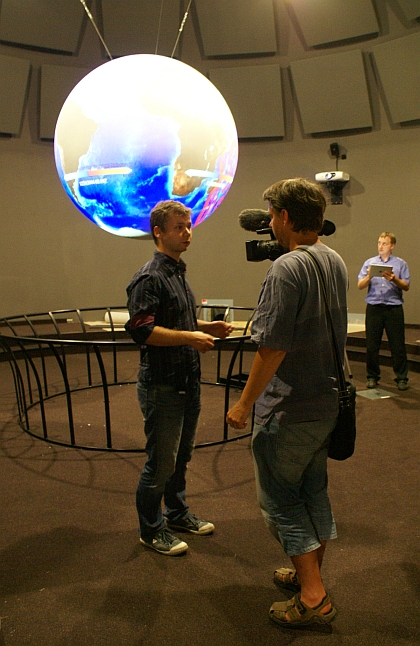 Techmania Science Center: Speciální projekční globus Science on a Sphere