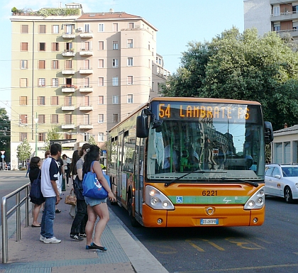 Městská doprava v Miláně samozřejmě nejsou jen trolejbusy