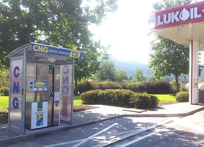 Plnicí stanice na CNG nově u D5 v Králově Dvoře v areálu čerpací stanice Lukoil 