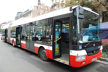 Obrazem z autobusové výstavky na Václavském náměstí v Praze