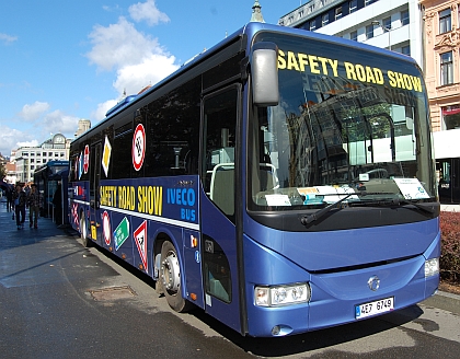 Obrazem z autobusové výstavky na Václavském náměstí v Praze