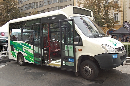 Obrazem z autobusové výstavky na Václavském náměstí v Praze