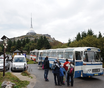 Retro jízdy s BusLine přilákaly téměř tisíc šest set návštěvníků akce na Ještědu